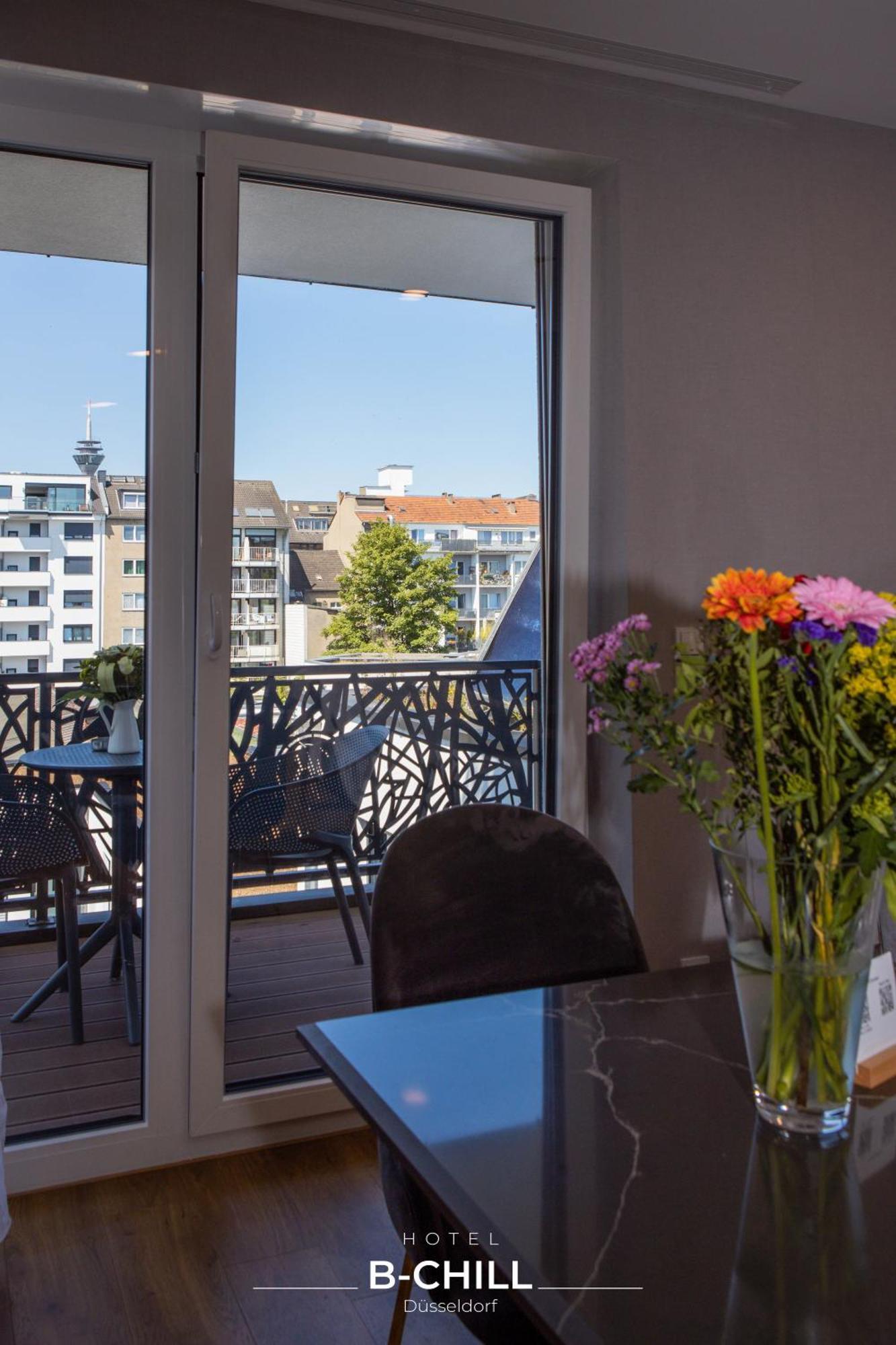 B-Chill Dusseldorf Hotel Exterior photo